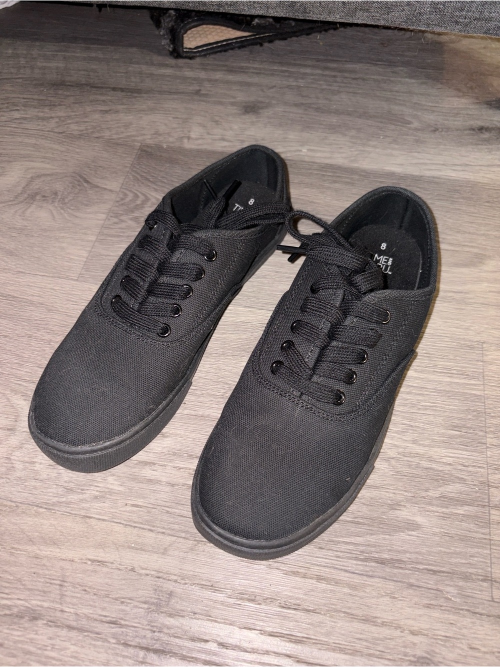 Time and Tru Black Canvas Low-Top Sneakers